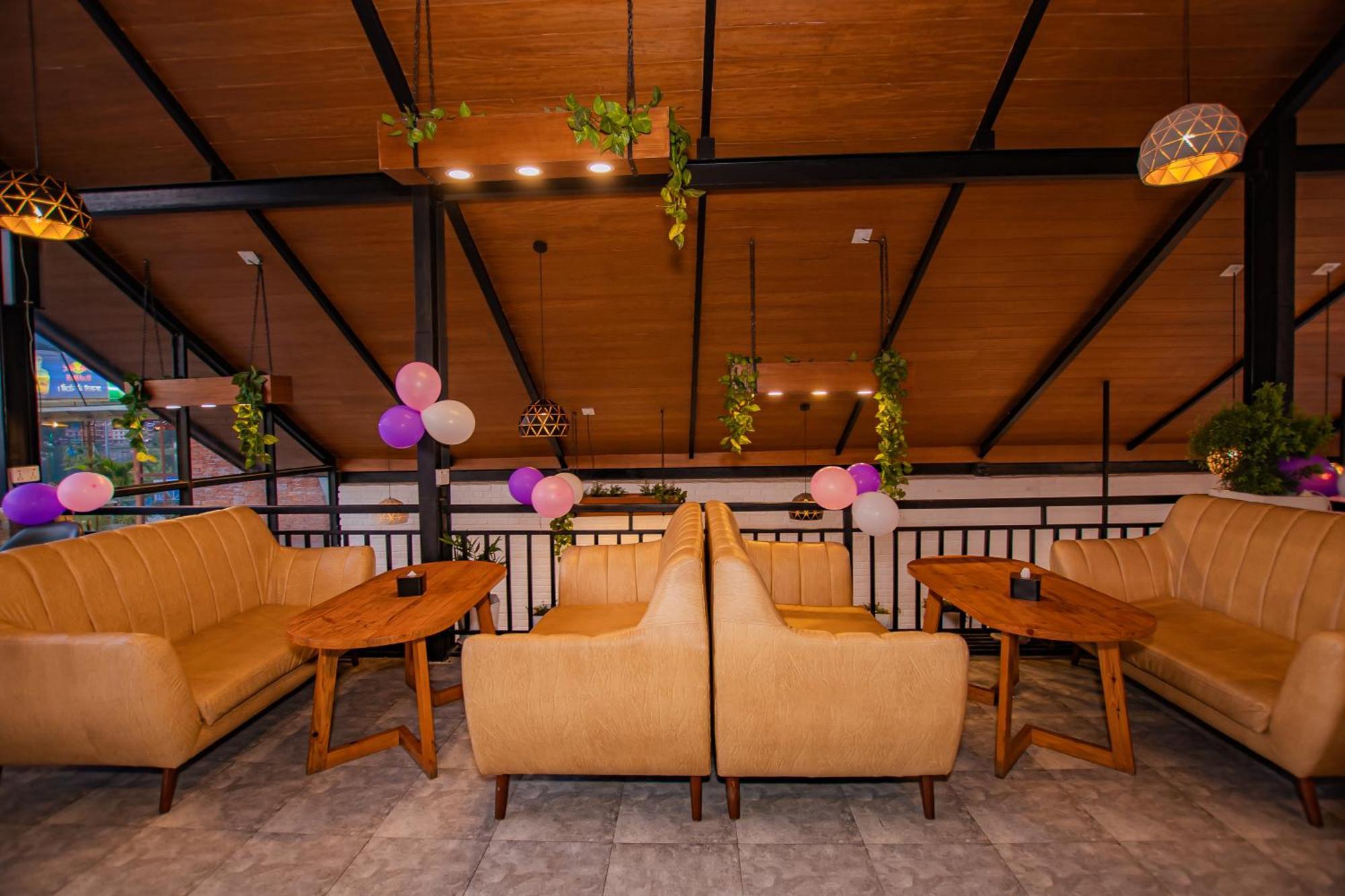 Majestic Lake Front Hotel & Suites Pokhara Exterior foto